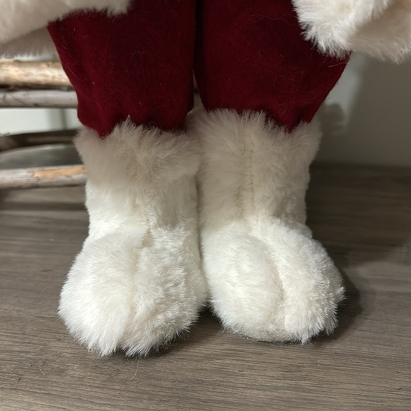 NWT WINTER WONDER LANE FAUX FUR PLAID SANTA WITH BOTTLE BRUSH TREE & BURLAP SACK - Picture 5 of 16